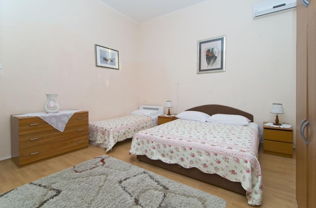 Apartment Vedrana Σπλιτ Δωμάτιο φωτογραφία